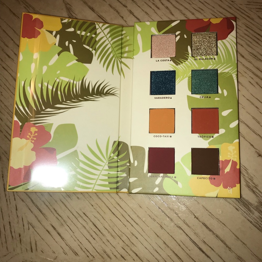 Alamar Cosmetics - Eyeshadow Pallette